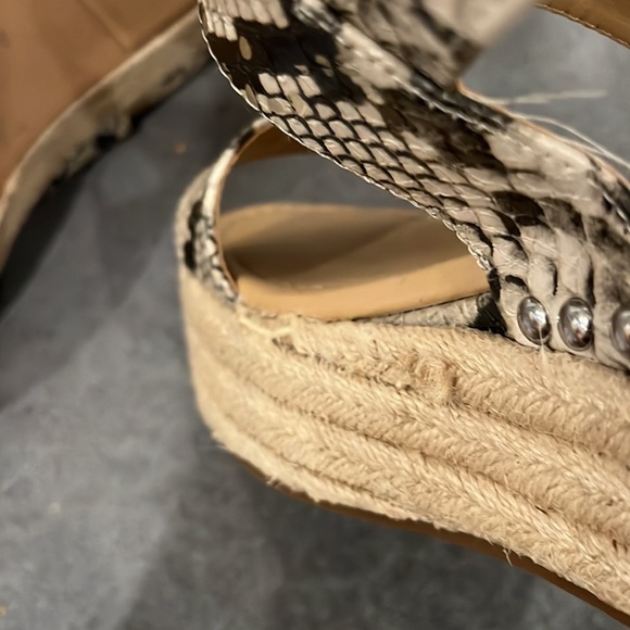 Steve Madden platform snakeskin sandals - Picture 5 of 5